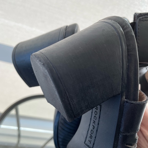 Rockport gladiator black leather sandals/heels in great used condition. Size 7US - Picture 9 of 10